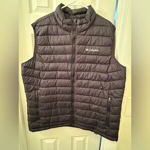 Men’s black Columbia puffer vest